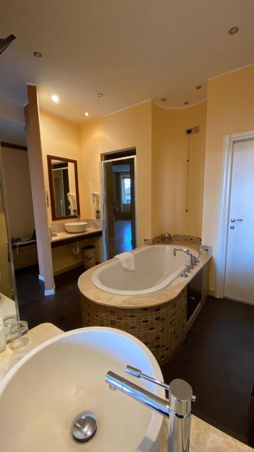 Vogue Hotel Arezzo Esterno foto